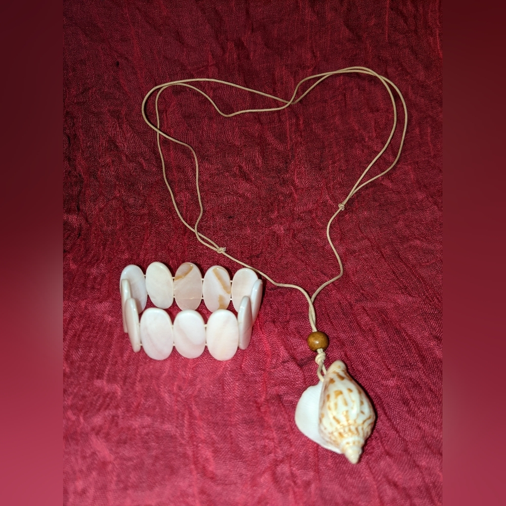 10/$25 Seashell jewerly bracelet + necklace